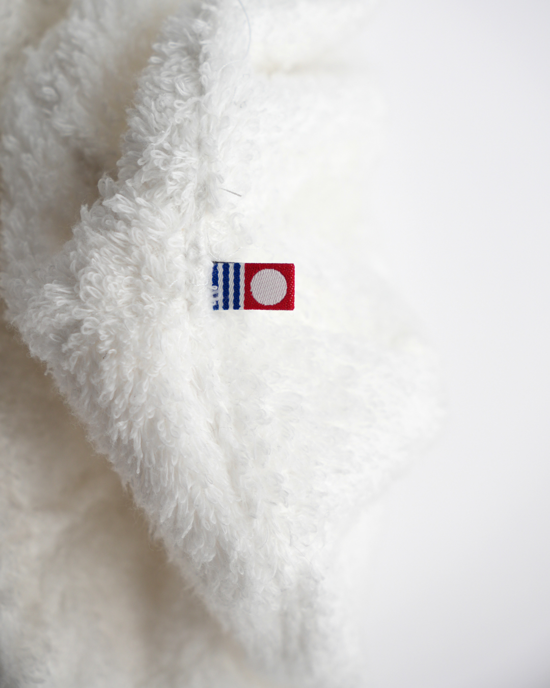 Imabari certification flag woven into the Cloud towel